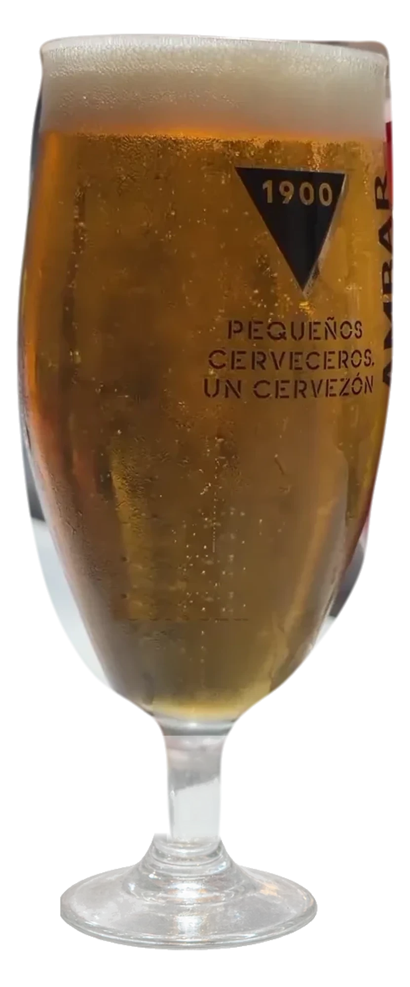 Copa de cerveza Ámbar con espuma, recortada